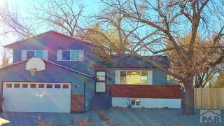 2 Briargate Ter, Pueblo, CO 81001-1708