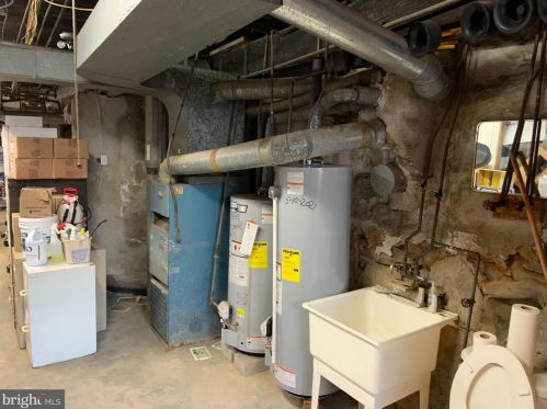 2140 10th St, Philadelphia PA 19148-3005 exterior