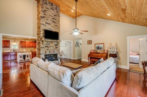 210 Gordon Rd, Big Canoe GA  30143-1021 exterior