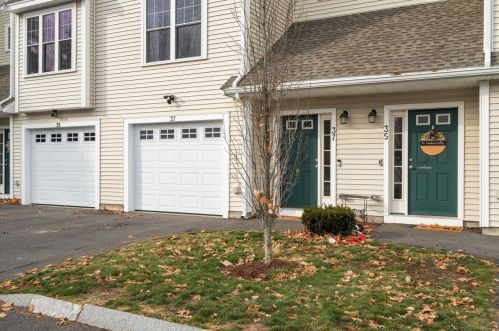 37 Bennett St, Nashua, NH 03064-2052