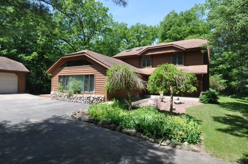 12974 White School Rd, The Ledges, IL 61073-9732