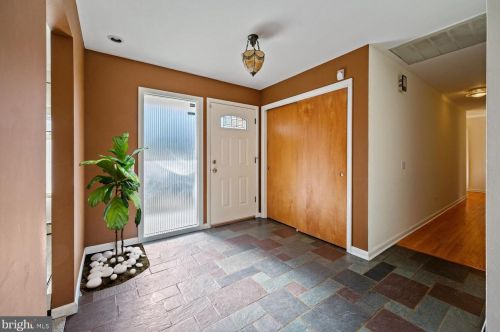 36 Bear Brook Rd, Princeton NJ  08540-6216 exterior