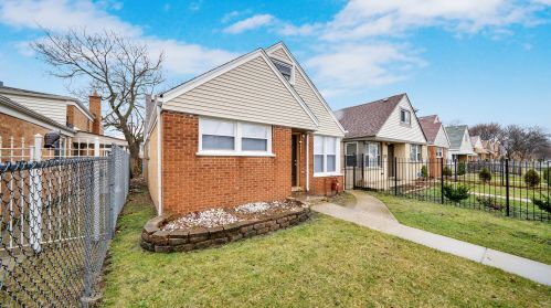 4528 Lavergne Ave, Chicago, IL 60638-1905