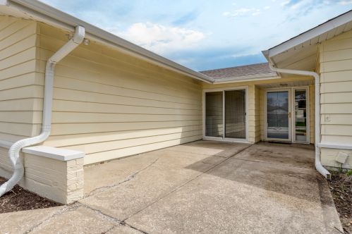263 Crestwood Ln, Hanover Park, IL 60108-1810