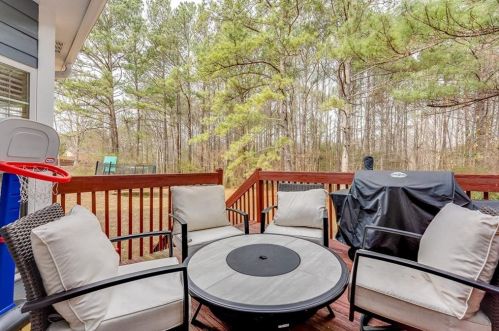 1221 Dover Pl, Conyers GA  30013-4621 exterior
