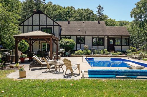 113 Hidden Meadow Rd, Saint Paul MN  55124-9743 exterior