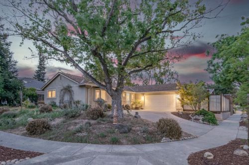 193 Garden Hill Dr, Los Gatos, CA 95032-7690