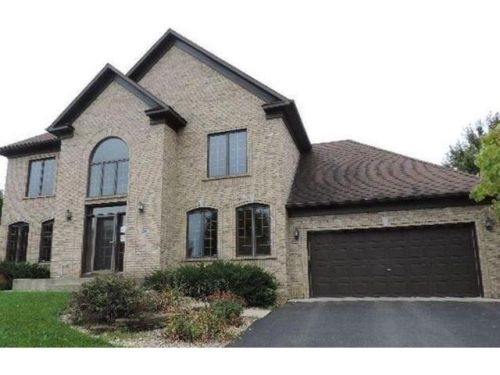 8260 Foxberry Dr, Prior Lake, MN 55378-2370