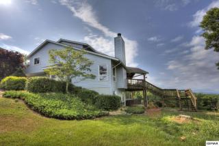 1510 Bluebird Cove Ln, Pigeon Forge, TN 37862-4721
