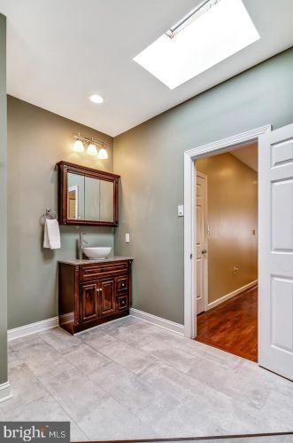 1029 Cleveland St, Philadelphia PA 19146-2648 exterior