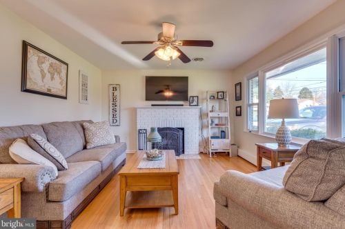 262 Old Martinsburg Rd, Shepherdstown, WV 25443-4640