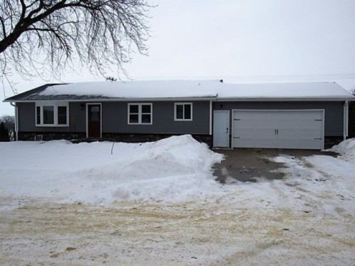 21121 Western Dr, Monticello IA  52310-7511 exterior