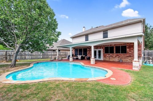 5721 Brazos Dr, Fort Worth, TX 76137-5543