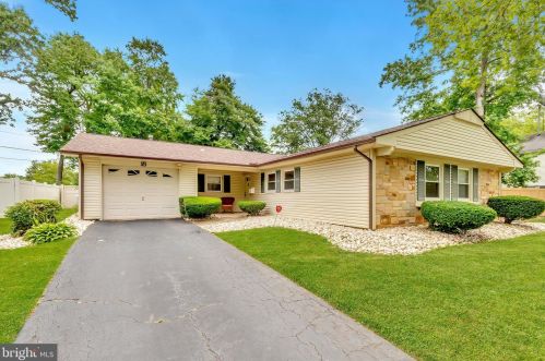 18 Elridge Ln, Willingboro, NJ 08046-2231