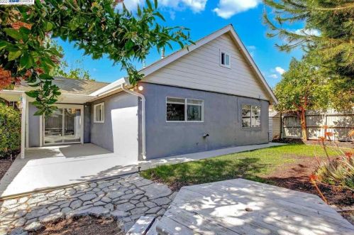 36764 Ruschin Dr, Newark, CA 94560-3141