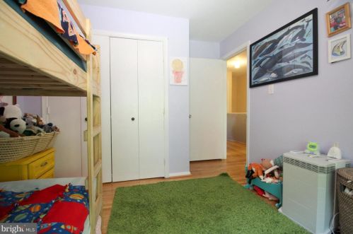 7676 Tiverton Dr, Springfield VA  22152-2018 exterior