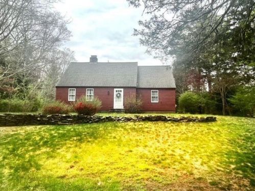 429 Howland Rd, Warwick, RI 02818-2642