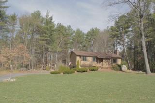 4 Linda St, Windham, NH 03087-1755