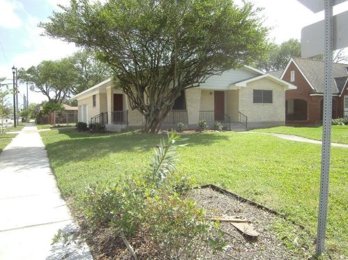 4501 Ursuline St, Galveston, TX 77551