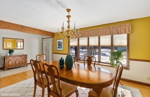 8624 Golfview Dr, Orland Park, IL 60462-2853