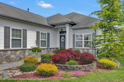 2 Rossini Rd, Lakehurst, NJ 08759-8100