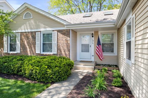 1014 Shady Tree Ln, Wheeling, IL 60090-5723