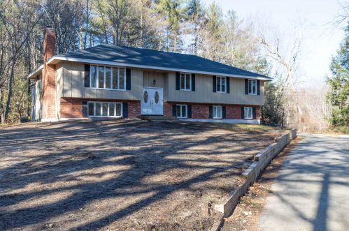 14 Horace Greeley Rd, Amherst, NH 03031-1623