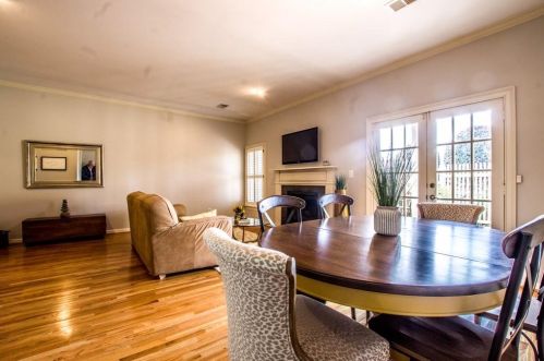 502 Ansley Villa Dr, Atlanta GA  30324-4813 exterior