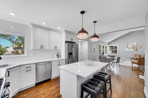 8632 Olcott Ave, Niles IL  60714-2022 exterior