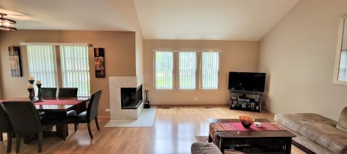 348 Wexford Ct, Carol Stream IL  60188-6015 exterior