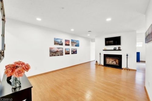12 Mcchesney Ct, Town Center, NJ 07052-1135