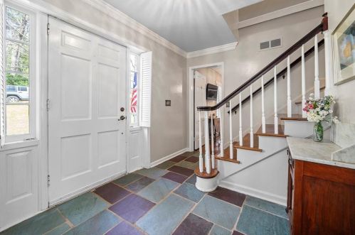 658 Edinboro Rd, Atlanta, GA 30327-1214