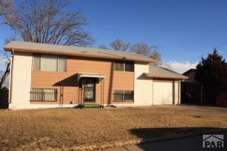 24 Meadowbrook Dr, Pueblo, CO 81001-2047