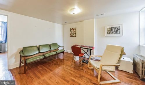 1917 10th St, Philadelphia PA 19148-2358 exterior