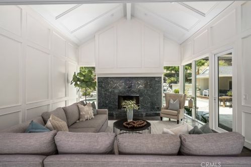 10228 Overhill Dr, Santa Ana CA  92705-1595 exterior