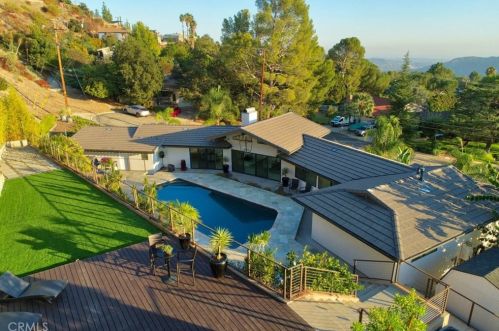 3001 Cloudcrest Rd, Glendale CA  91214-1304 exterior