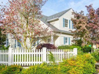 3233 Claybourne St, Portland, OR 97202-8524