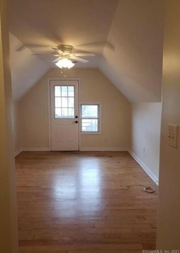 105 Hill St, Huntington CT  06484-3238 exterior