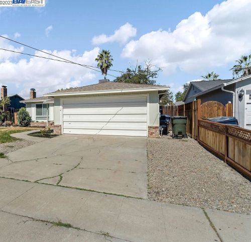 902 El Rancho Dr, Livermore, CA 94551-8129