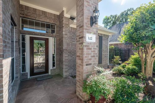 122 Dylanshire Cir, Conroe TX  77384-4549 exterior