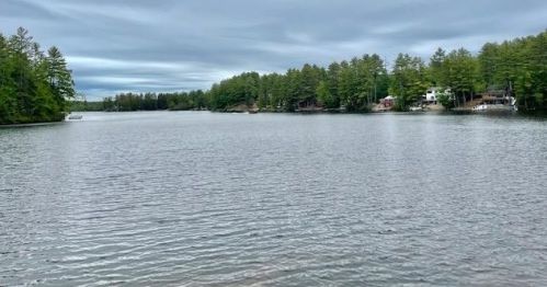 21 Lexington Dr, Wakefield, NH 03830-3509