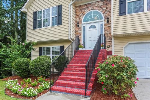 2570 Lithia Ridge Dr, Lithia Springs, GA 30122-2473