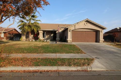 1437 Lacreta Ave, Madera, CA 93638-5510
