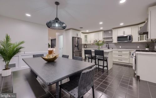 18 Walnut St, Lancaster PA  17602-4924 exterior