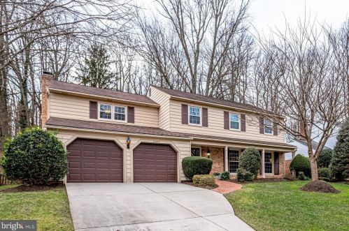 8343 Queen Elizabeth Blvd, Annandale, VA 22003-4457
