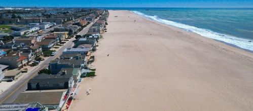 4140 Ocean Dr, Oxnard, CA 93035-3940