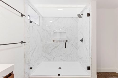 2021 Sonora Ct, Vista CA  92081-8946 exterior