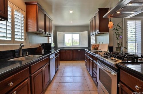 2019 Chilton Dr, Glendale CA  91201-1169 exterior