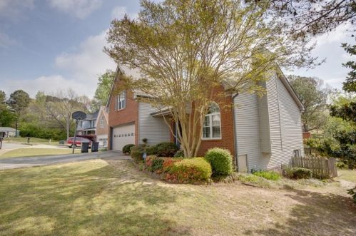 2732 Oak Meadow Ln, Lithonia, GA 30078-2796