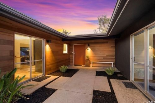 864 Sunset Dr, Redlands, CA 92373-6938
